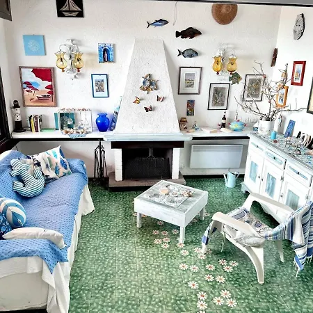 La Farfalla Blu Sul Mare *