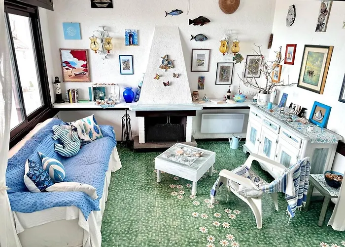 La Farfalla Blu Sul Mare *