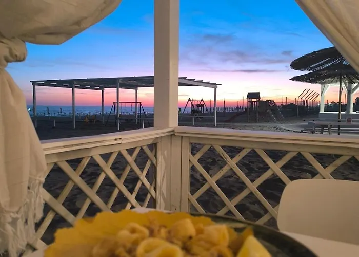 La Farfalla Blu Sul Mare Tatil Evi L'Americano
